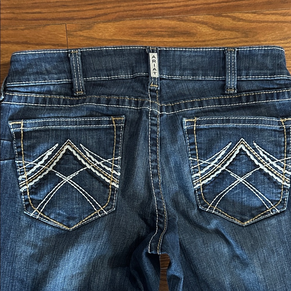 Ariat R.E.A.L. Mid Rise Stretch Entwined Boot Cut Jeans Med‎ Wash Size 32 Short - Picture 8 of 10